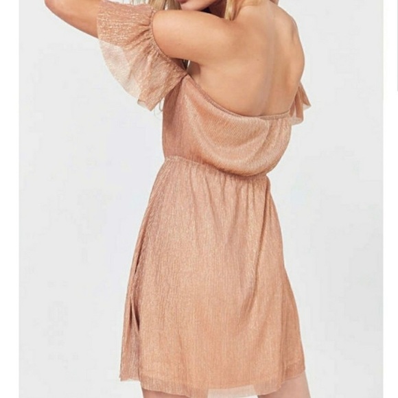 NWT Kimchi Blue Off The Shoulder Rose Gold Dress Holiday Party Size Small - Picture 4 of 13